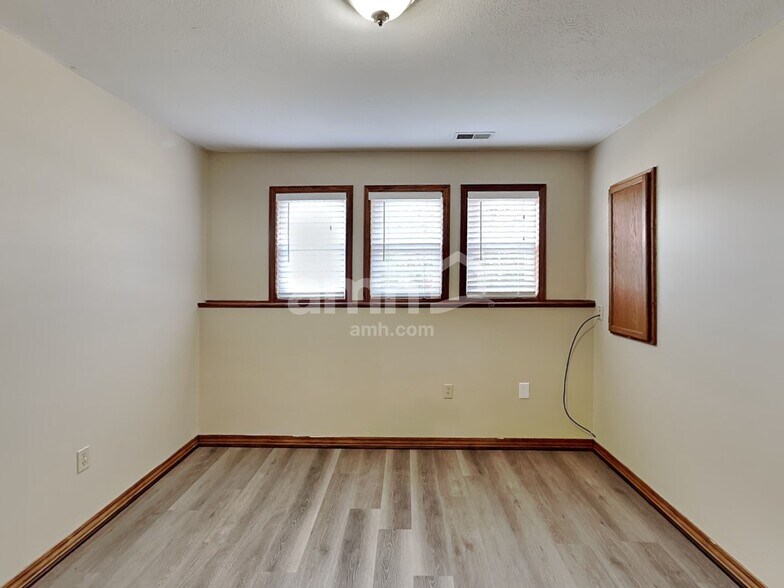 Building Photo - 2479 Camellia Ct