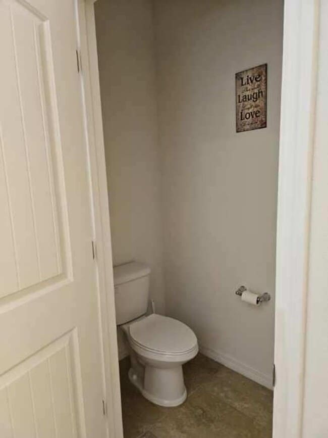 Building Photo - BEAUTIFUL 4 BEDROOM 3 BATH HOME IN THE BEA...