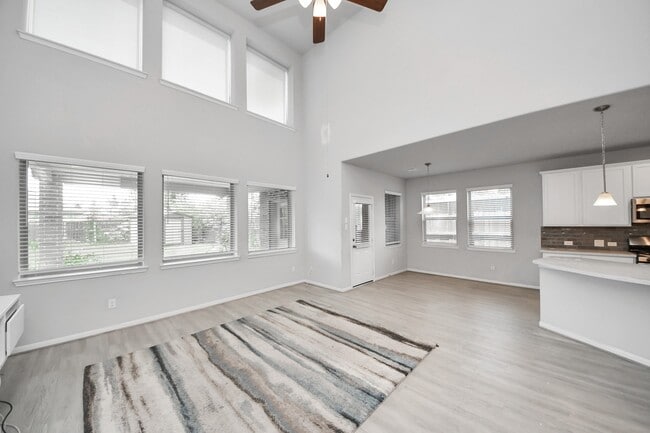 Building Photo - 3102 Trishelle Ct