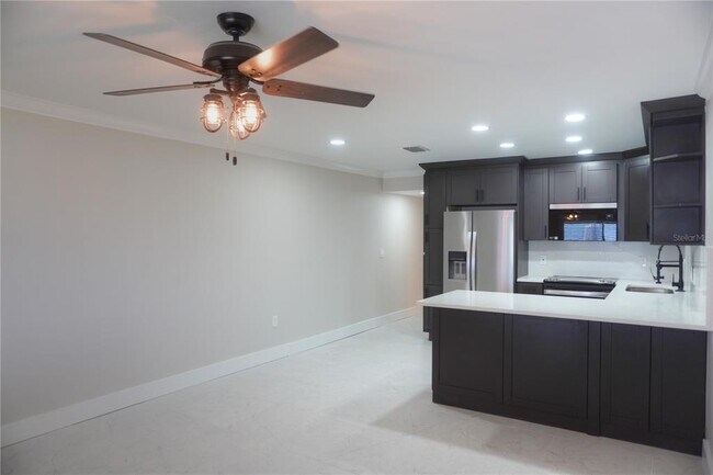 Building Photo - 8535 Blind Pass Dr
