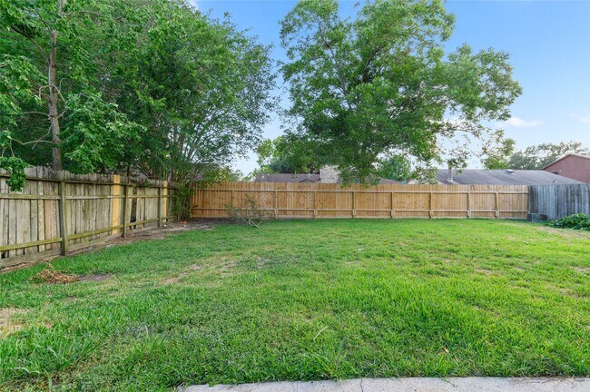 Building Photo - 18067 Garden Manor Dr
