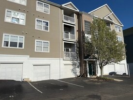 Building Photo - 102 Mill St