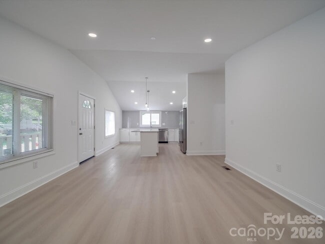 Building Photo - 1012 Wood St