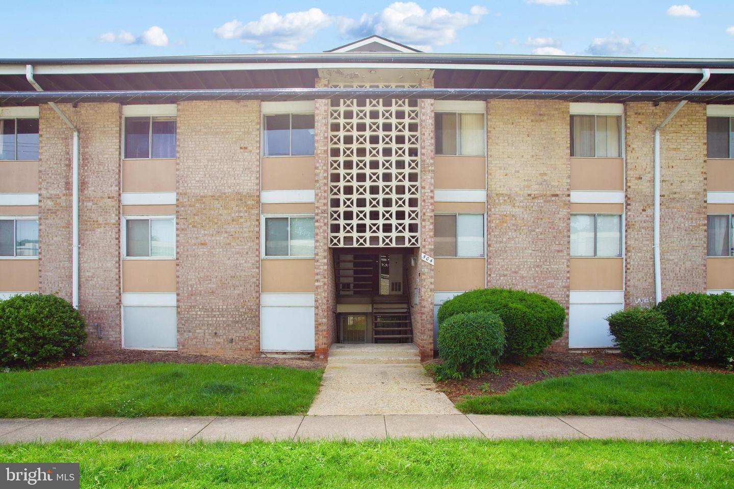 Building Photo - 570 Wilson Bridge Dr