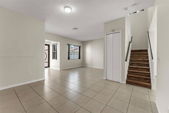 Building Photo - 18560 NE 3rd Ct