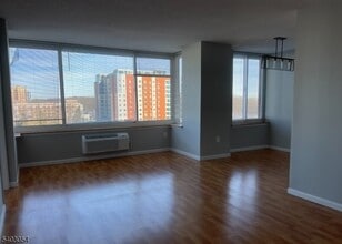 Building Photo - 100 Old Palisade Rd