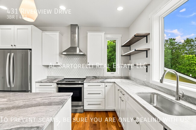 Building Photo - 431 Riverview Dr