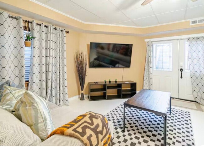 Building Photo - 488 Lana Ct