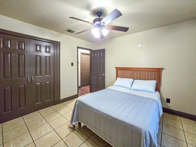 Building Photo - 2296 Maria Del Refugio Dr