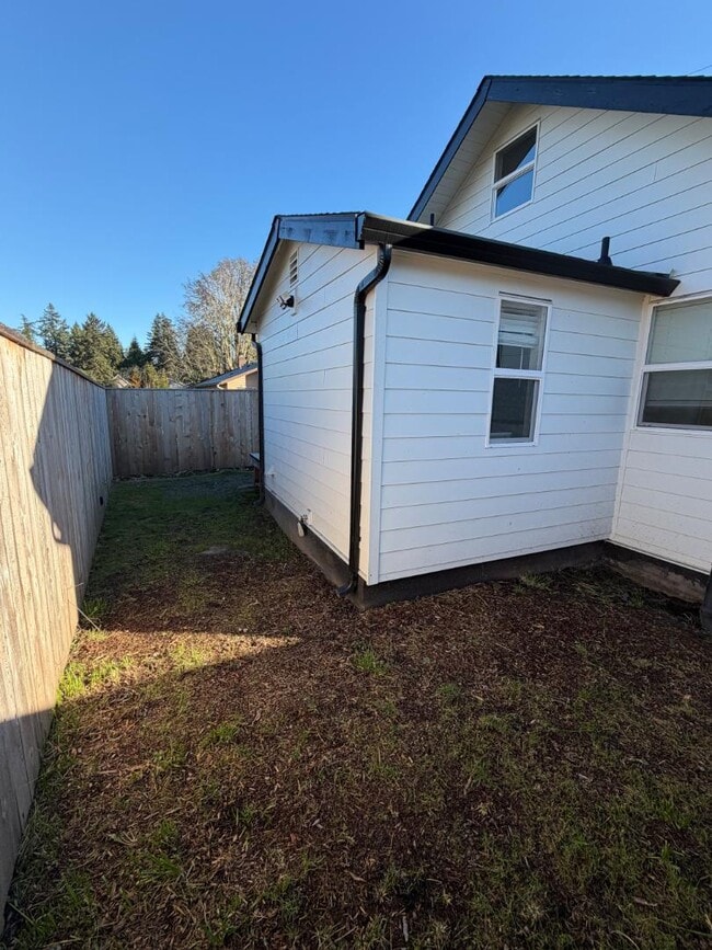 Building Photo - 17775 SW Alexander St