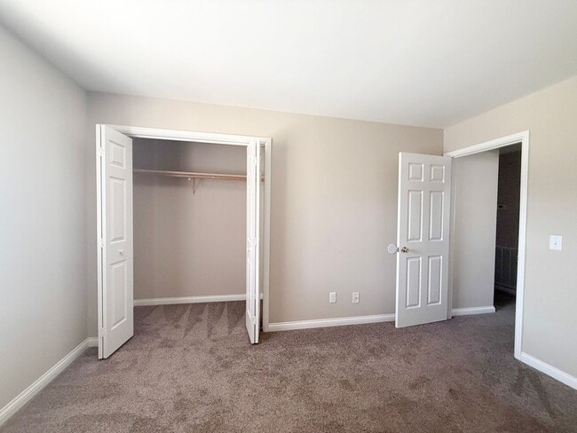 Building Photo - 42 Eastgate Cir