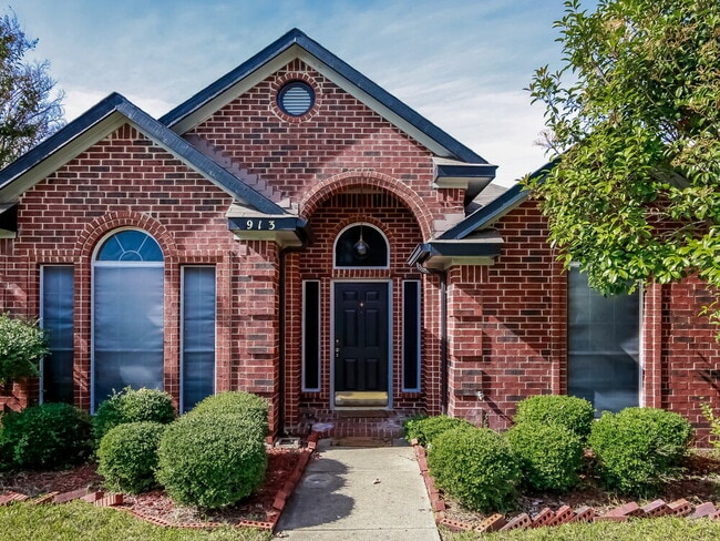 Building Photo - 913 Mossberg Ln