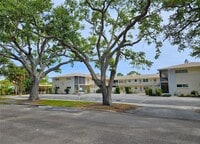 Building Photo - 509 W Venice Ave