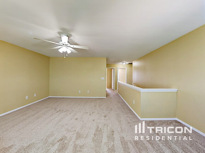 Building Photo - 2801 Buckleigh Dr