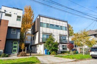 Building Photo - 3Bd/3.5Ba Seattle Townhouse