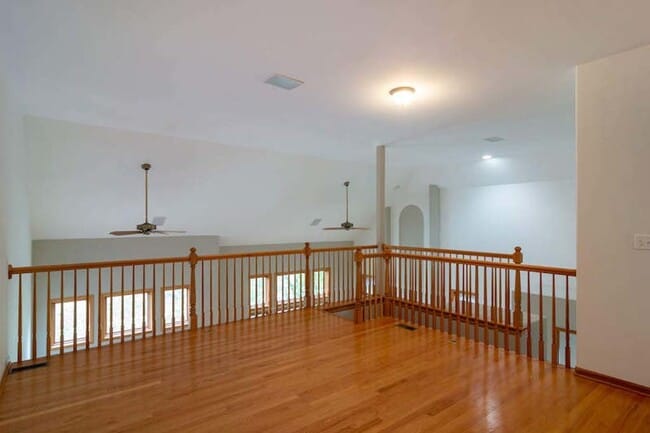 Building Photo - 922 W Chesterfield Ct