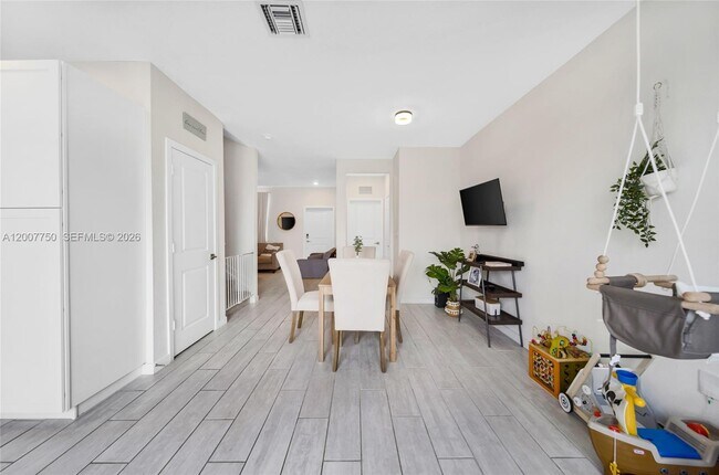 Building Photo - 1158 SE 23rd Ave