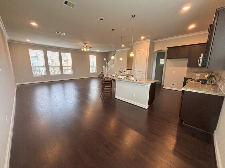 Building Photo - 9611 Knights Station Dr