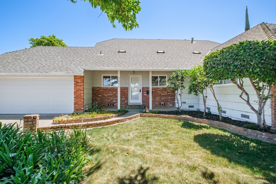 Building Photo - 7971 Hanford Way