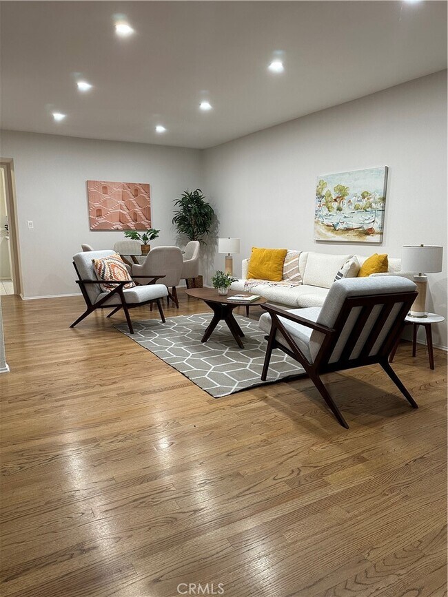 Building Photo - 21931 Burbank Blvd