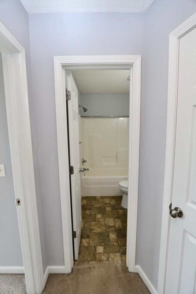 Building Photo - 60 Vinca Ct