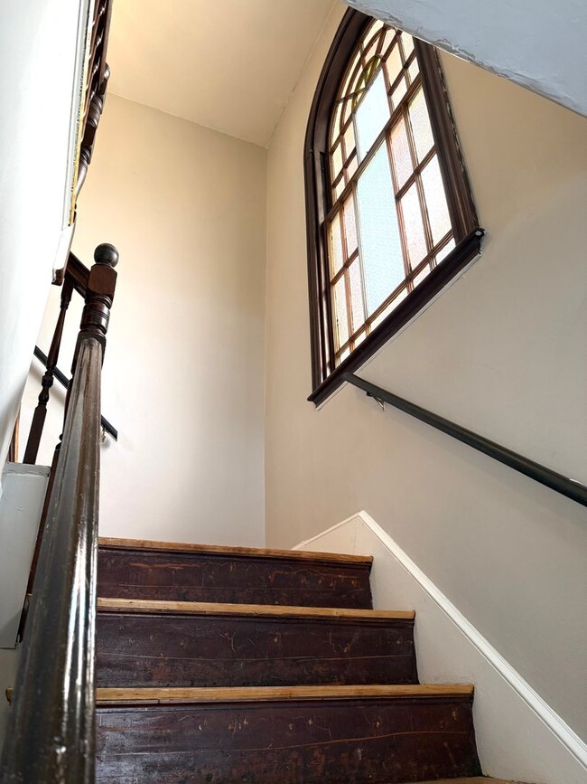 Building Photo - 130 Neal St