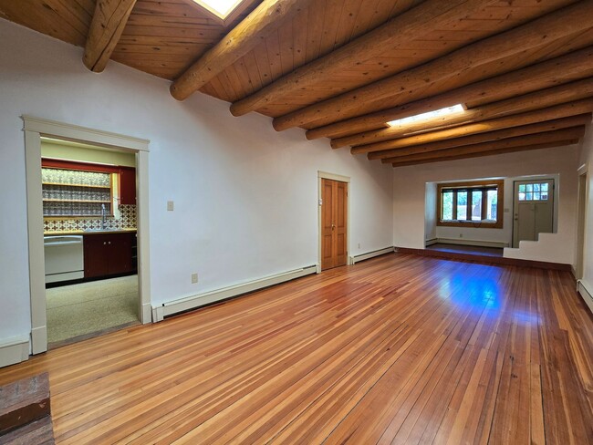 Building Photo - 342 Hillside Ave