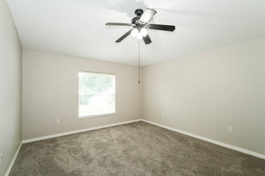 Building Photo - 3636 Grecko Dr