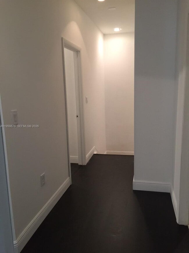 Building Photo - 10902 NW 83rd St