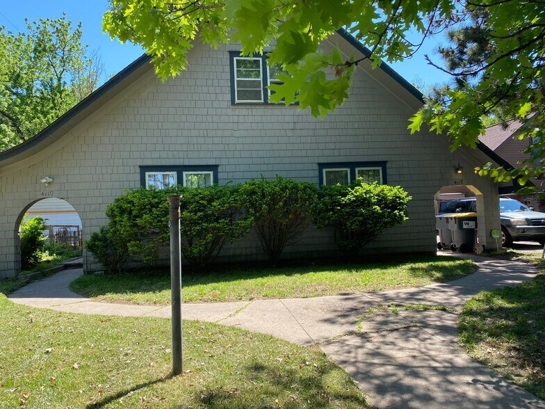 Primary Photo - 4117 E Lewis St