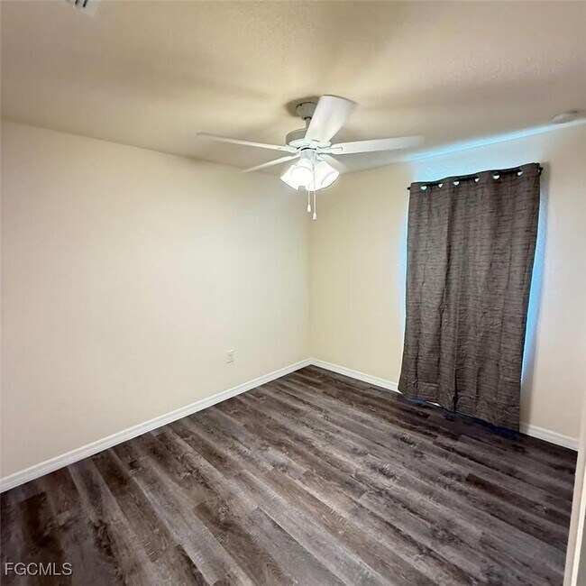 Building Photo - 575 Oakshire Ln