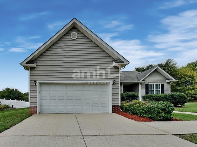 Building Photo - 1207 Hampton Park Dr