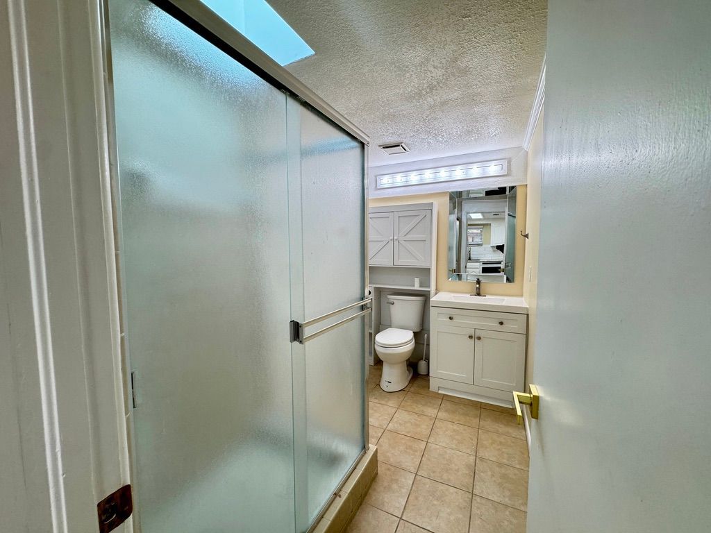Building Photo - 1561 Arcadia Dr