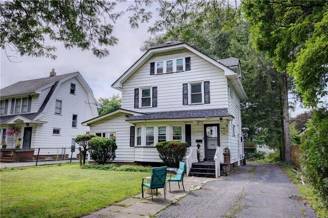 Building Photo - 45 Roseview Ave