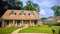 Building Photo - 709 Oak Field Dr