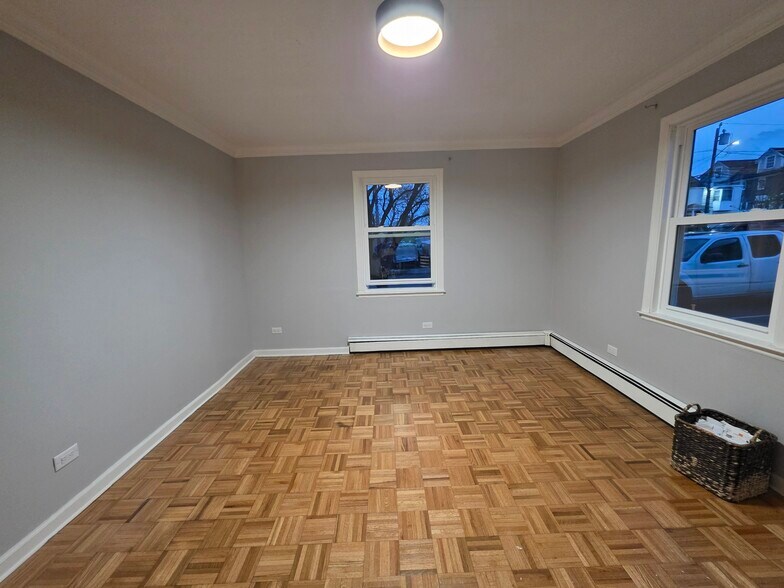 Building Photo - 13 Madison Pl