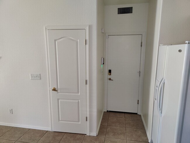 Building Photo - Great Location in Clovis !