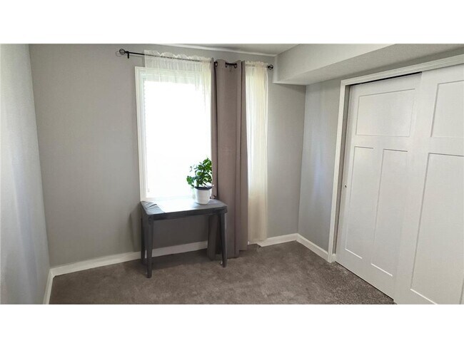 Building Photo - 12750 Erskin Circle NE