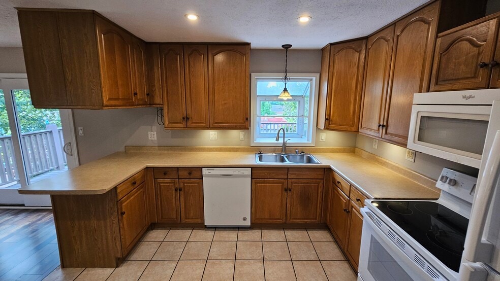 Kitchen - 9323 Willowwood Way