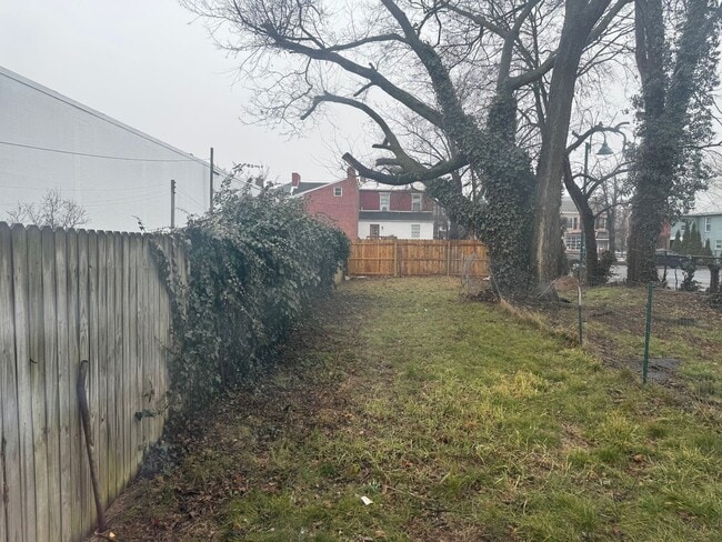Building Photo - Newly renovated 3 bedroom , 1.5 bath house in Carlisle
