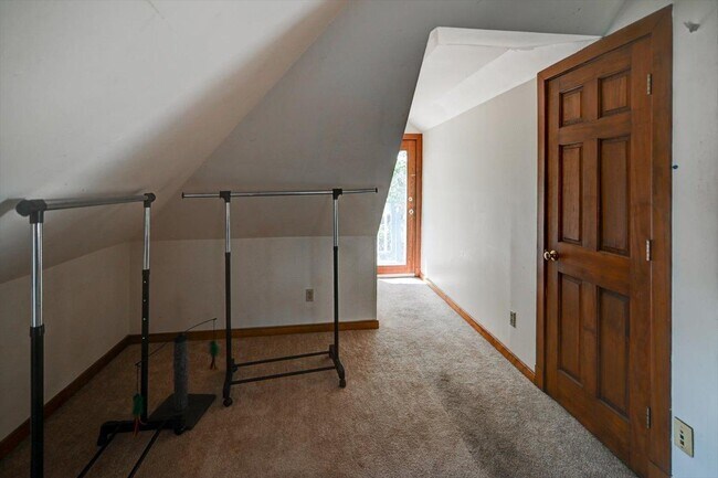 Building Photo - 416 Castle Pl
