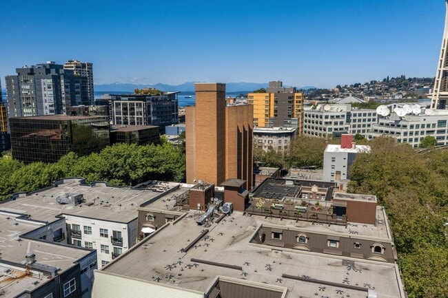 Building Photo - 425 Vine St