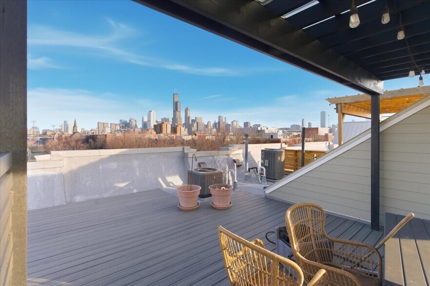 Building Photo - 839 W 14th Pl