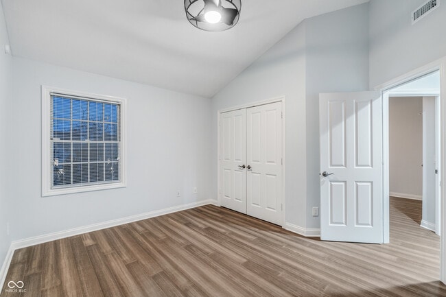 Building Photo - 2068 Broughton St