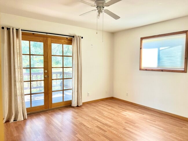 Building Photo - 14700 Voltaire Dr