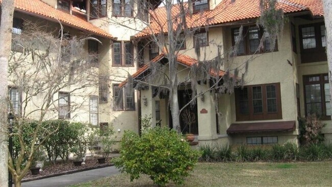 Building Photo - 212 St Johns Ave