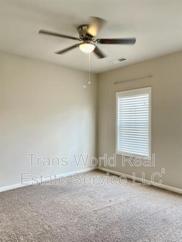 Building Photo - 5689 Wheeler Ridge Rd