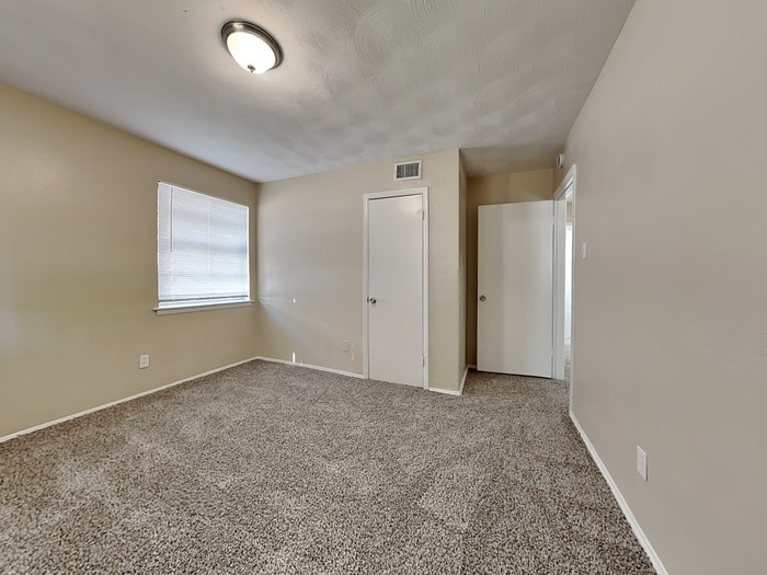 Building Photo - 2925 Caribbean Dr