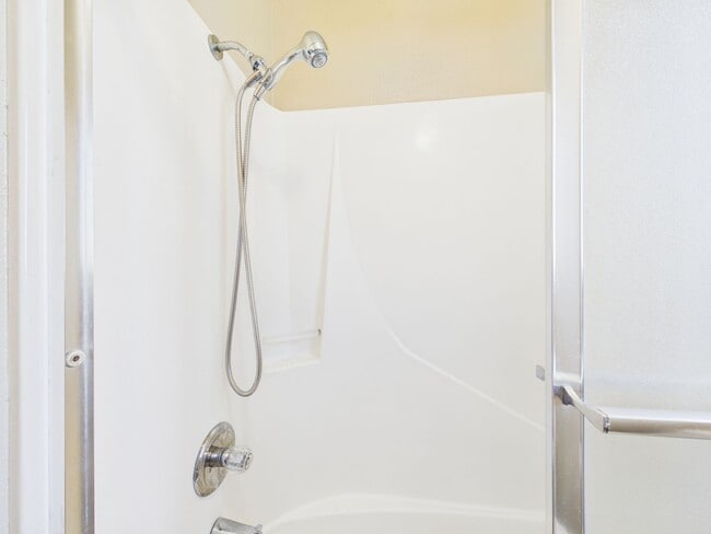 Building Photo - 2/2 Monterey Condo now available for rent