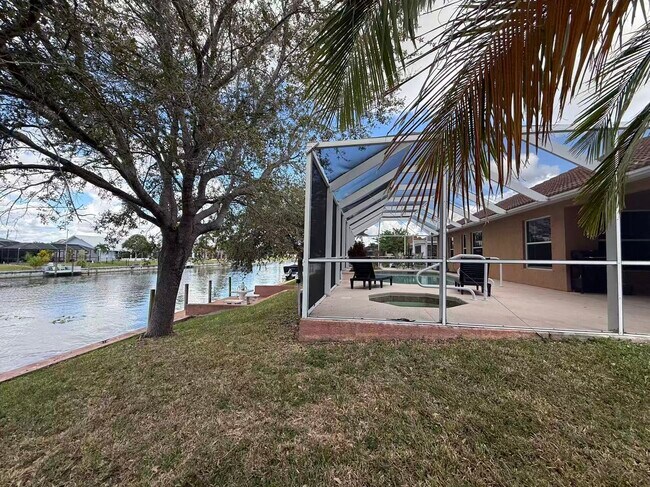 Building Photo - 409 SW 8th St